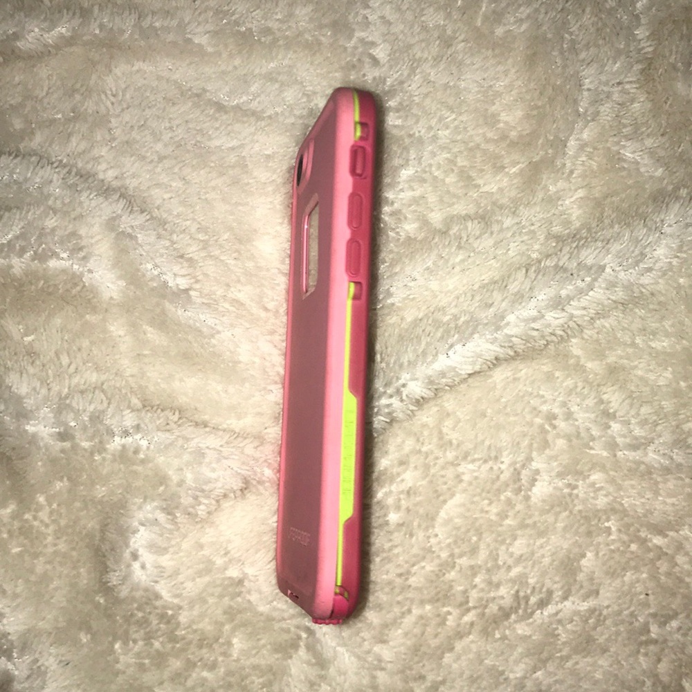 SOLD Lifeproof pink FRE case (iPhone 6/6s) - Picture 4 of 6